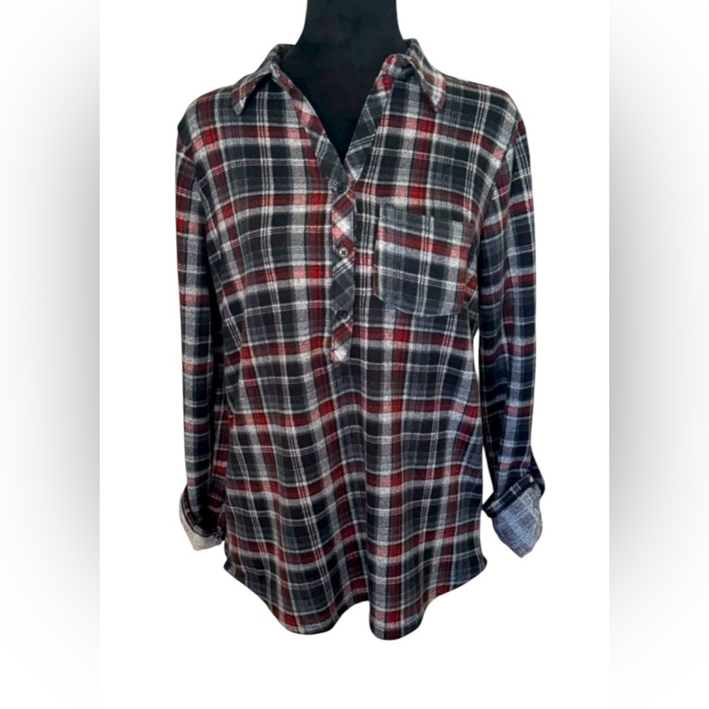 Katie Park comfy chic Loggin look  flannel shirt for women in size small